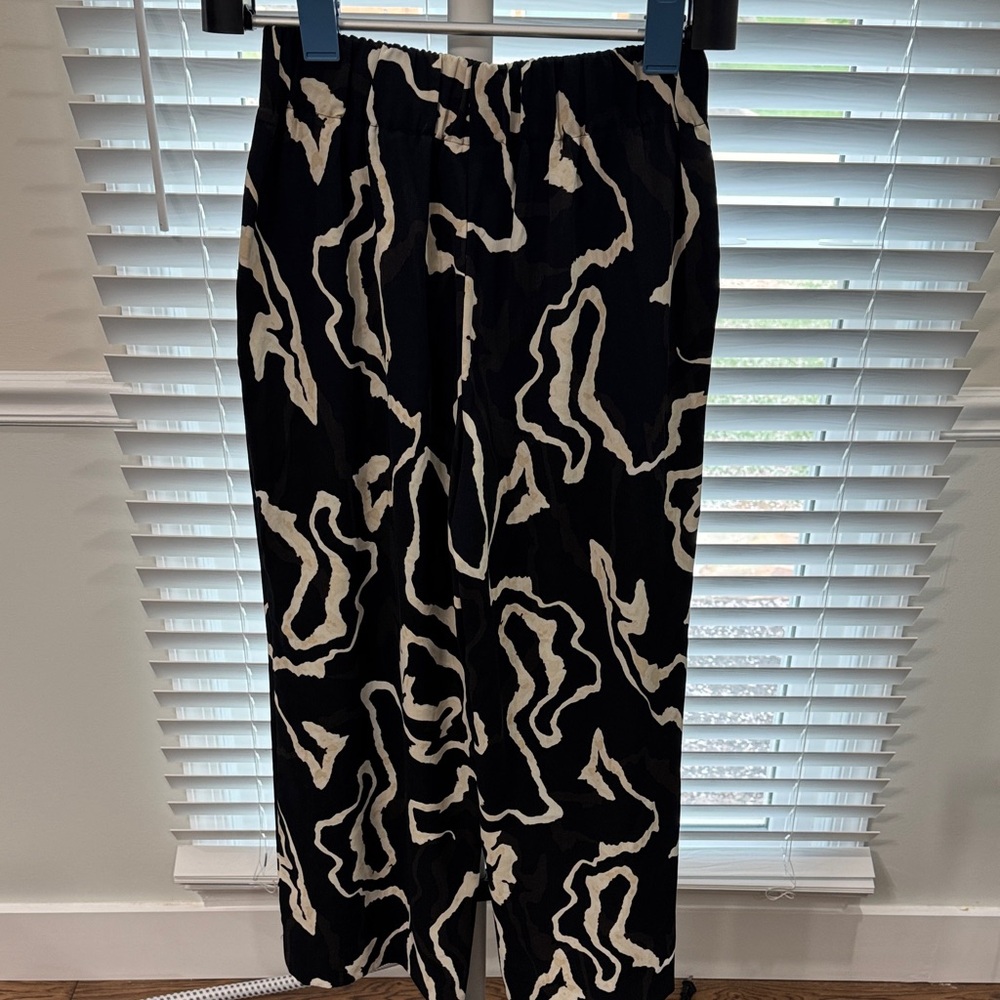 Nine West - W/ matching Blouse (L). and Pants W/ pockets (M)